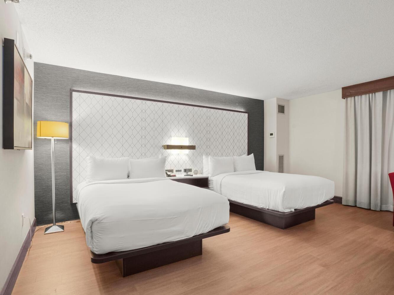 The Armon Stamford Hotel & Conference Center エクステリア 写真